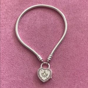 Pandora Lock Your Promise Sterling Bracele…
